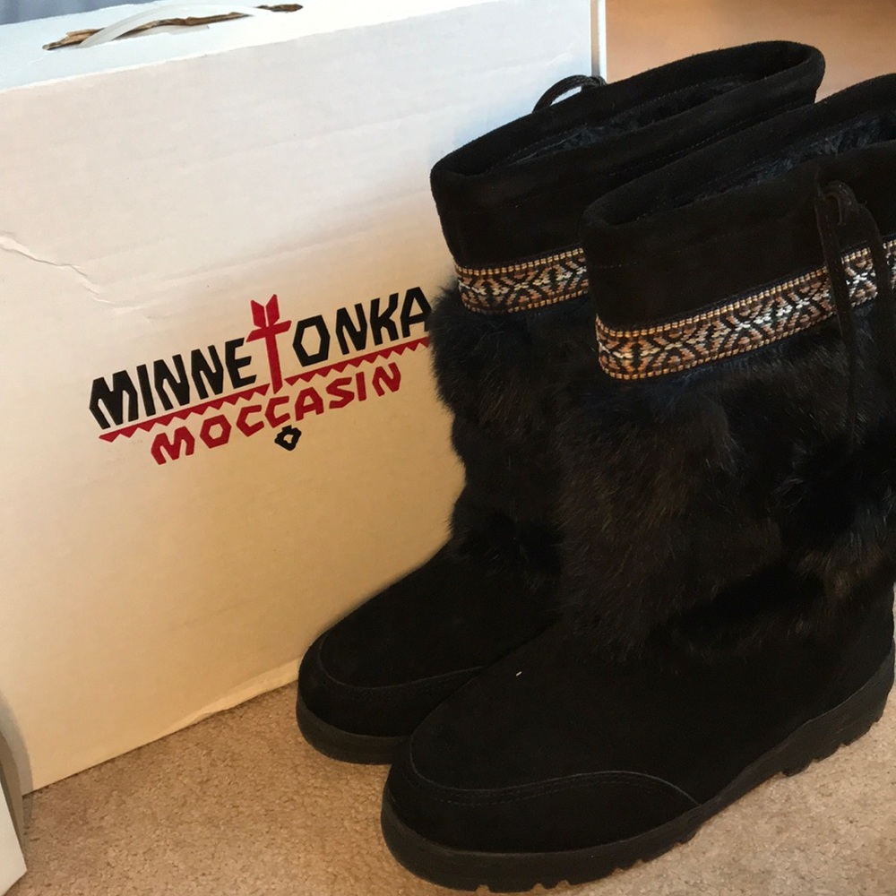 ❄️ Minnetonka Moccasin rabbit fur boot women 8